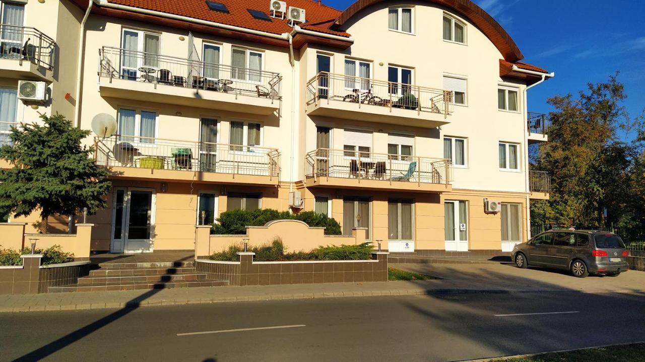 Gabi & Gabi Apartments Hajdúszoboszló المظهر الخارجي الصورة